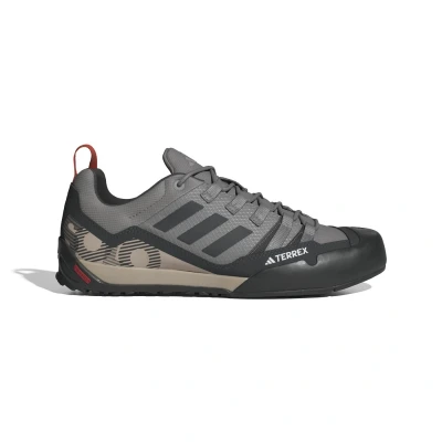 Kép: Adidas Terrex Swift SOLO 2.0 Hiking Hegymászó cipők, Méret: 42 2/3, Ch solid grey/carbon/wonder beigeCipő