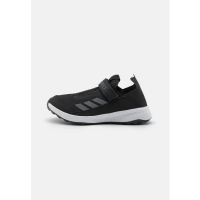Kép: Gyermek Rövidszárú ADIDAS TERREX VOYAGER 21 SLIPON K GW9334 Fekete